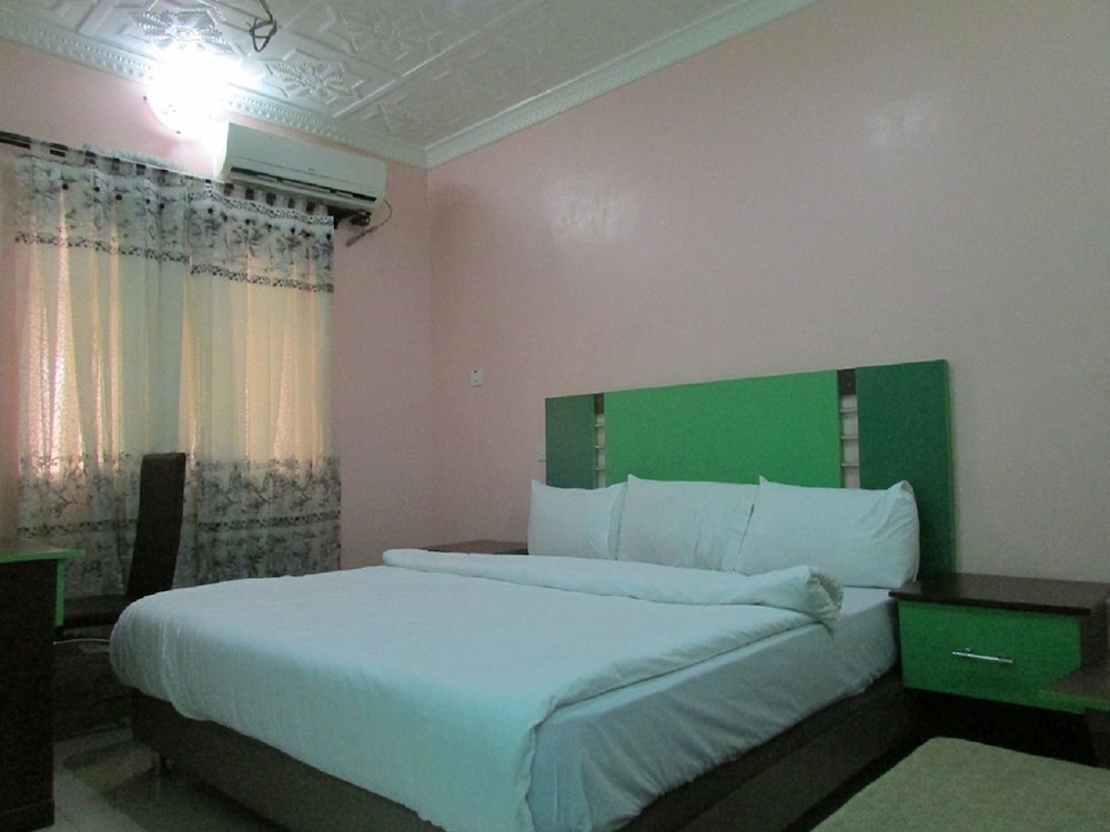 Classic Single Room, 1 Queen Bed, Non Smoking photo 1