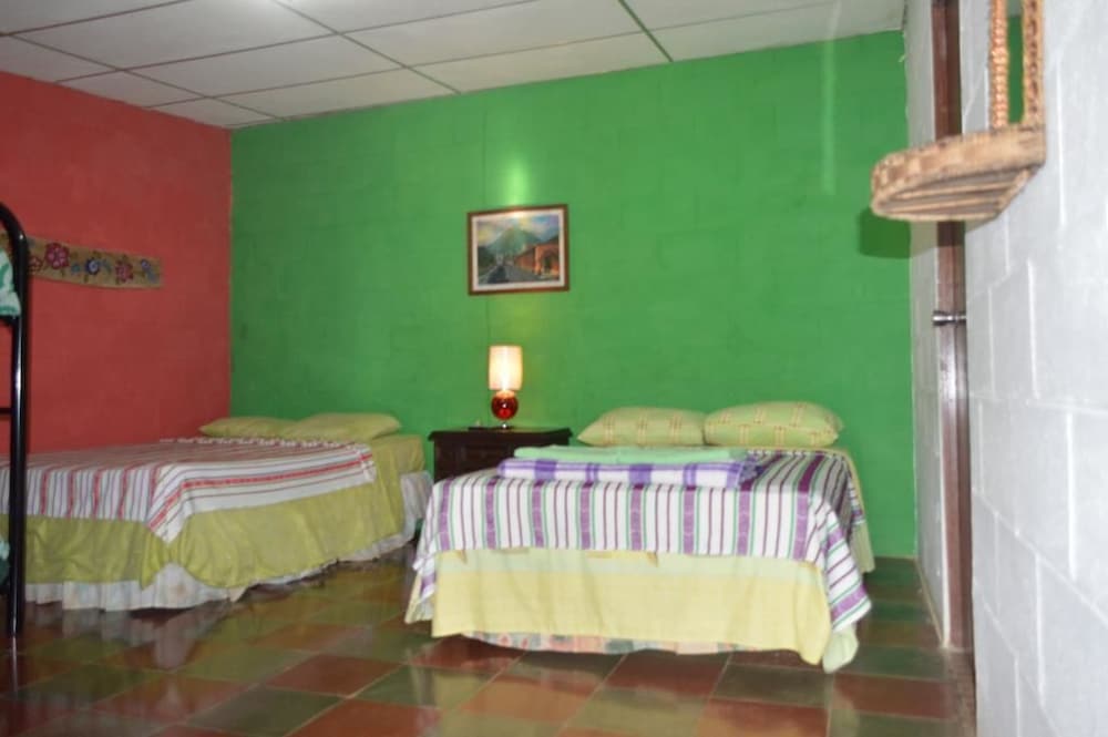 Basic Single Room, 3 Bedrooms photo 1
