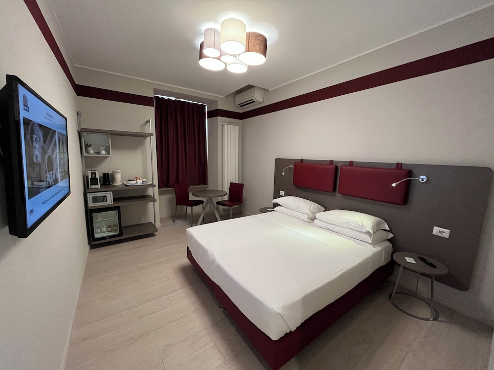 Standard Room, 1 Queen Bed, Non Smoking