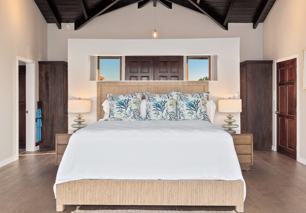 Oceanfront Honeymoon Suite w/ Private Pool