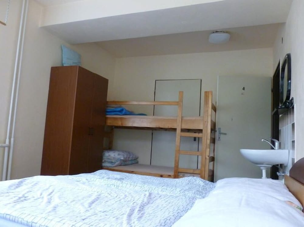 Economy Quadruple Room, Shared Bathroom photo 3