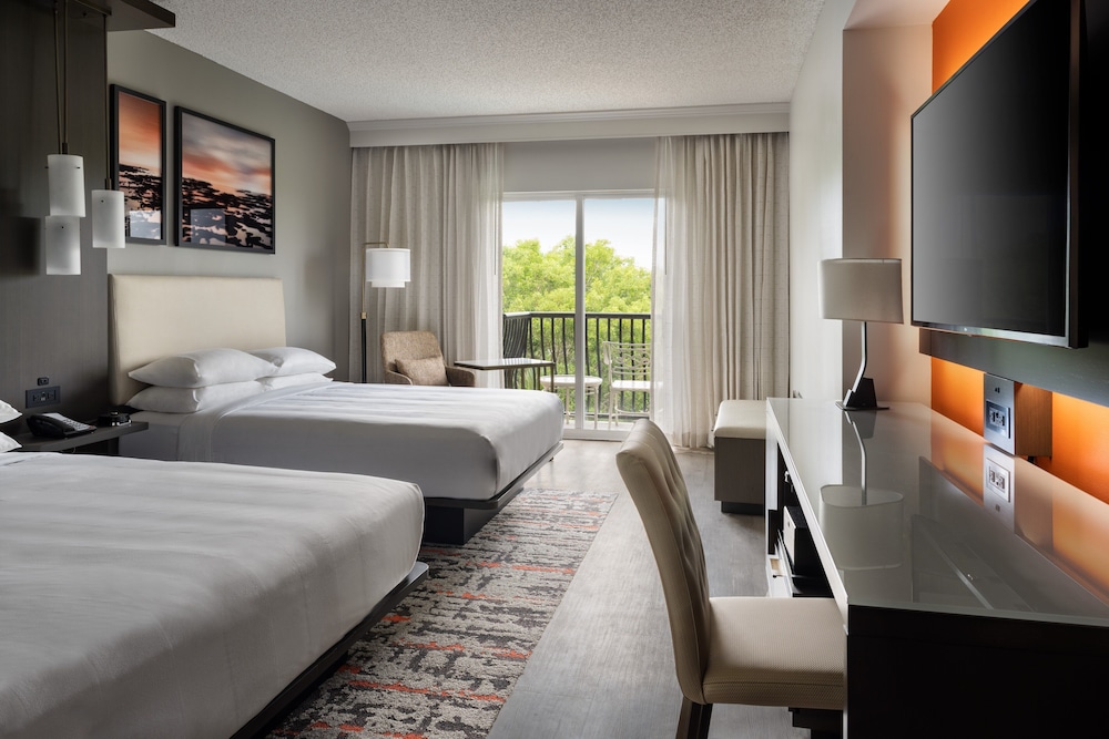 Club Room, 2 Queen Beds - Photo 3