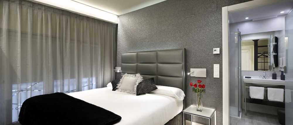 Deluxe Double Room (Gris Grafito)
