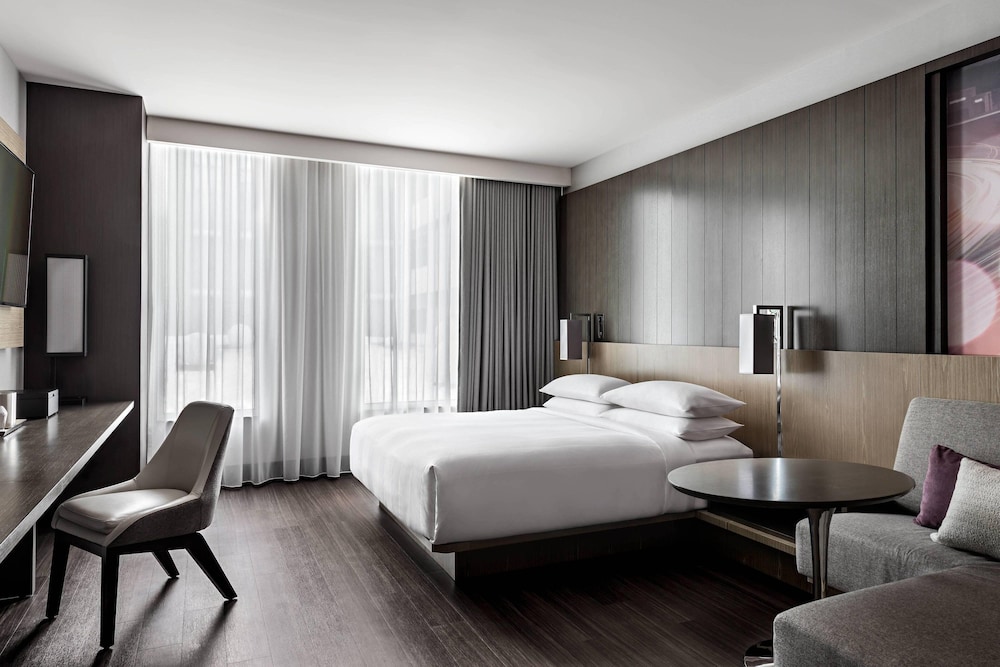 Club Room, 1 King Bed