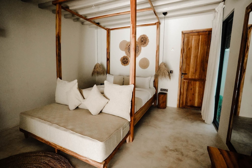 Deluxe Bungalow