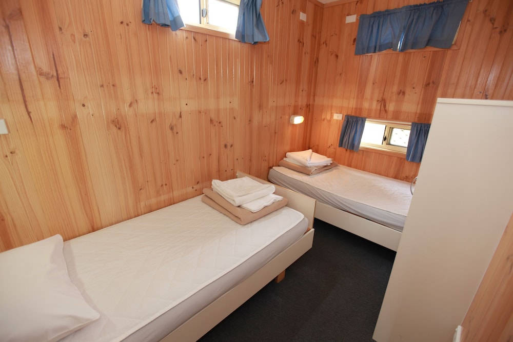 1 Bedroom Ensuite 4 Berth Cabin photo 3