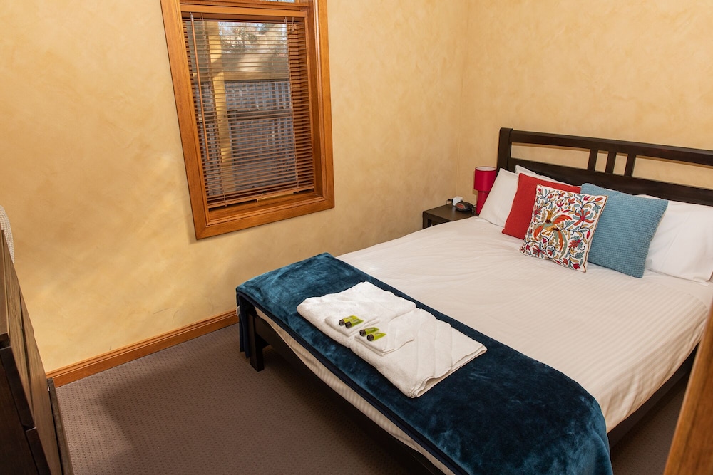 Deluxe Cottage, Multiple Beds, Accessible, Bathtub photo 1