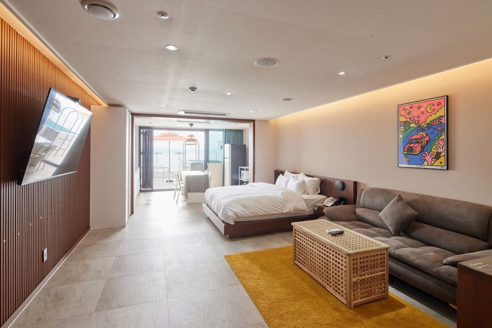 HEMIRION POOL VILLA PREMIUM FAMILY (30 PYEONG) photo 1