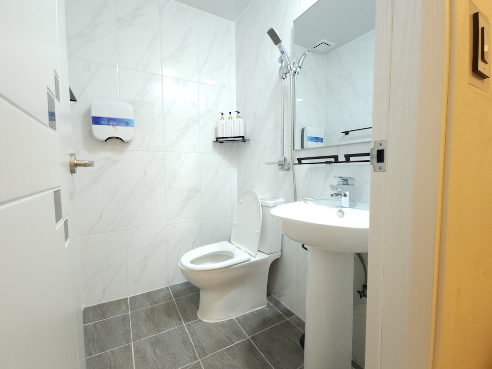 Double Room - Photo 7