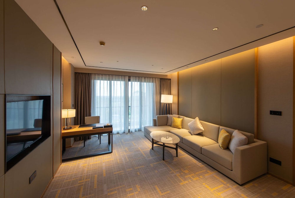 Suite, Multiple Beds, Non Smoking, Lake View photo 1