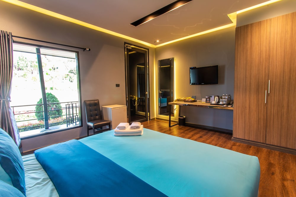 Deluxe Suite, 1 Bedroom, Non Smoking, Resort View
