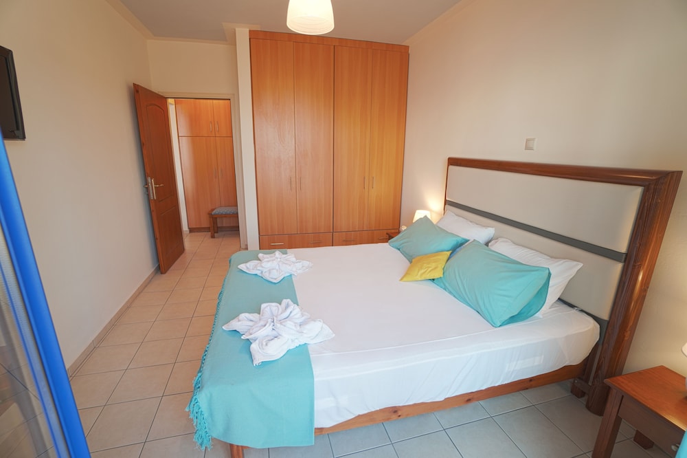 Apartment with Sea View - Photo 14