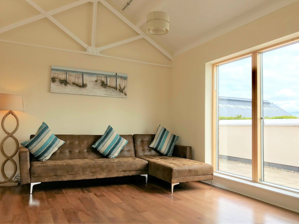 Panoramic Apartment, 1 Queen Bed, Non Smoking photo 3