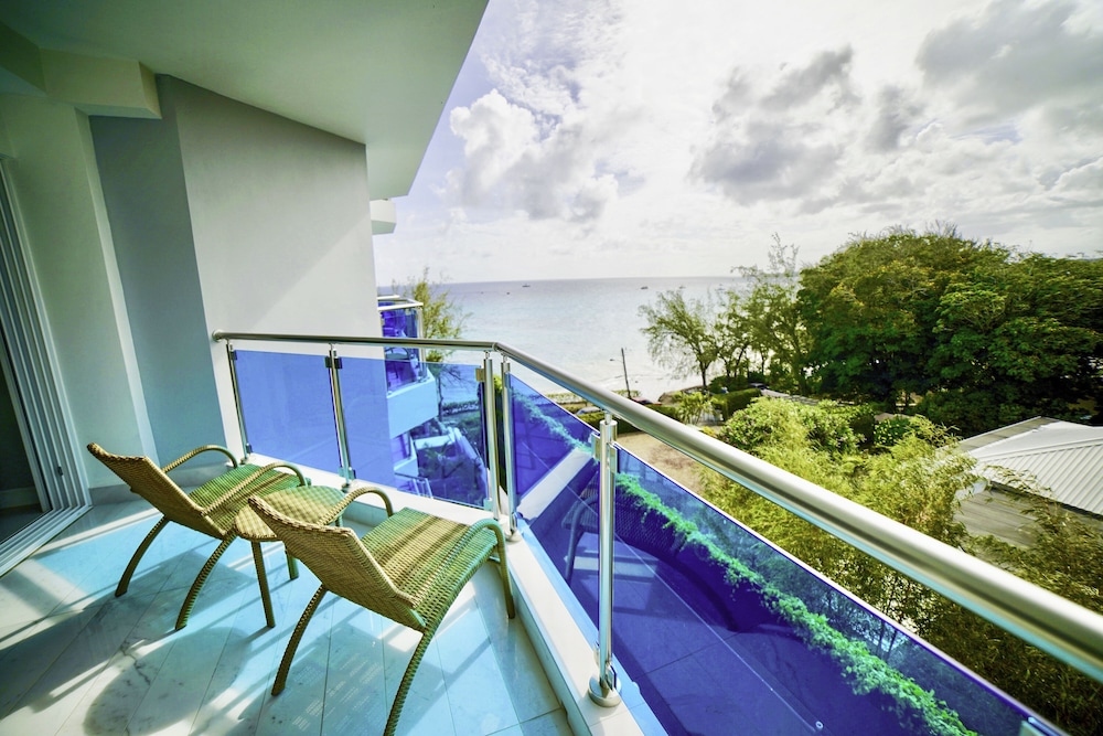 Standard Room, 1 King Bed, Hot Tub, Ocean View