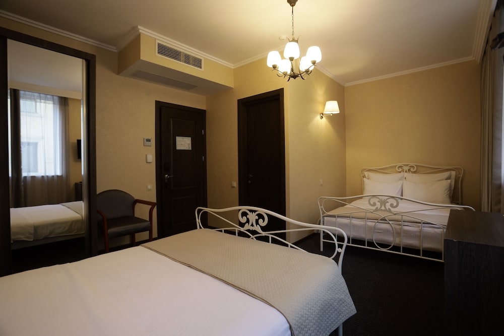 Classic Room, Courtyard Area