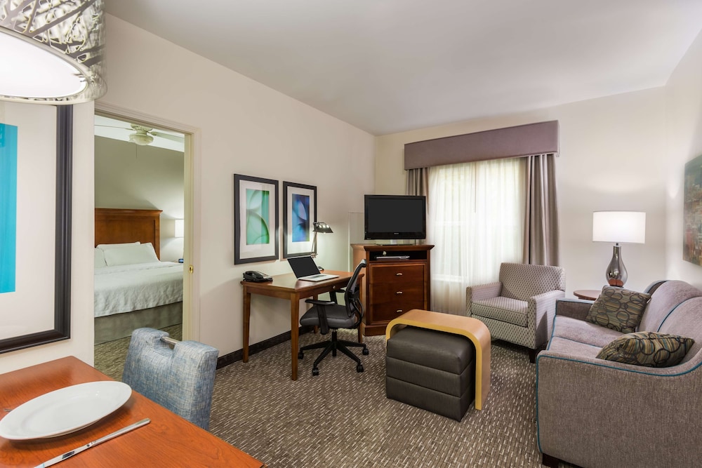Suite, 1 King Bed, Non Smoking - Photo 4