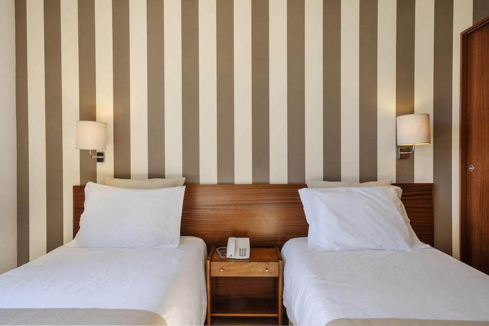 Twin Room - Photo 4