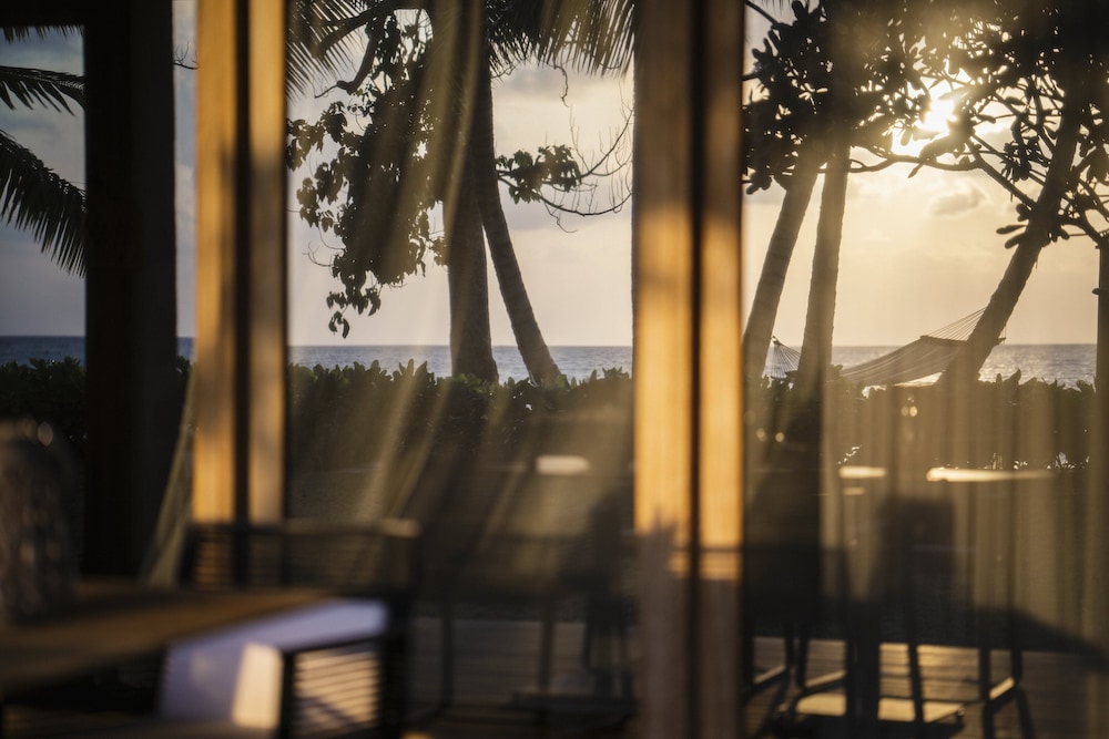 Suite, 1 King Bed (sunset Beach)