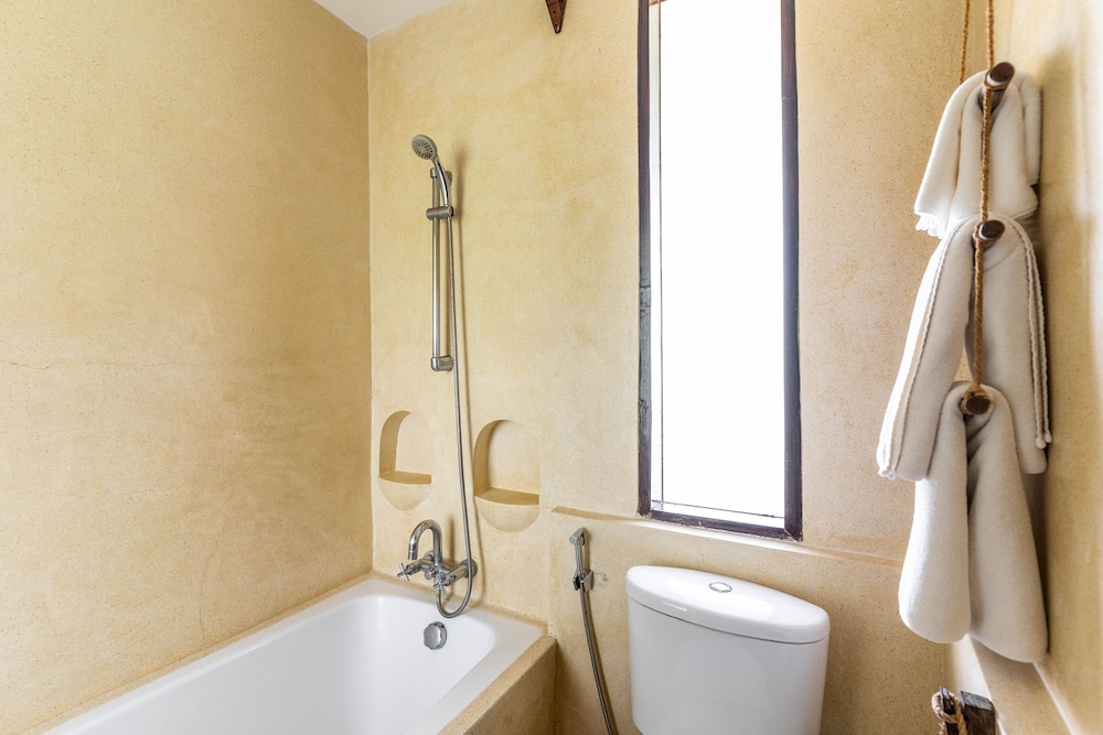 AANA Deluxe Double or Twin Room - Photo 5