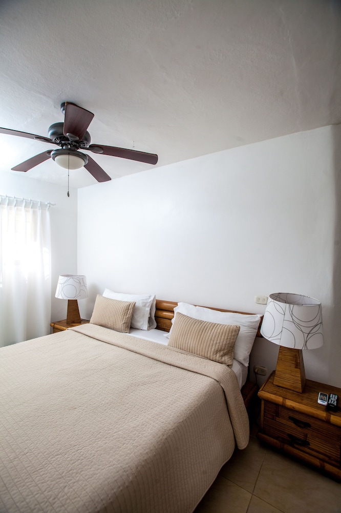 Panoramic Suite, 2 Bedrooms, Partial Ocean View photo 3