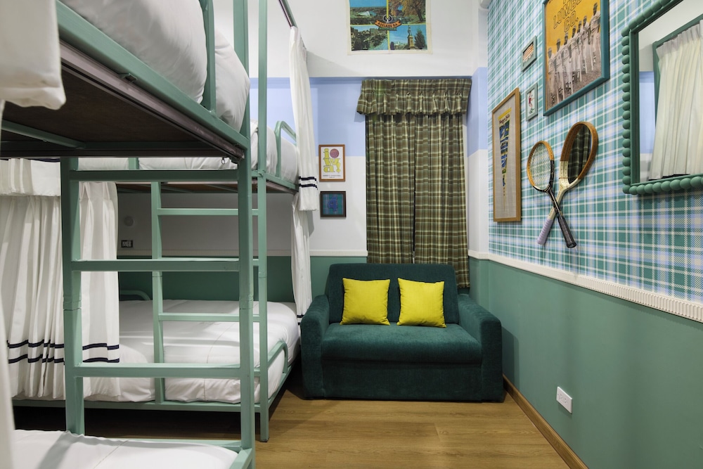Room, Multiple Beds