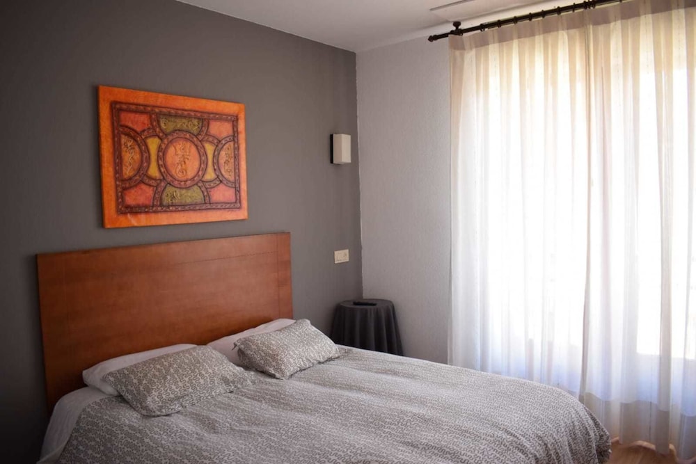 Double or Twin Room - Photo 6