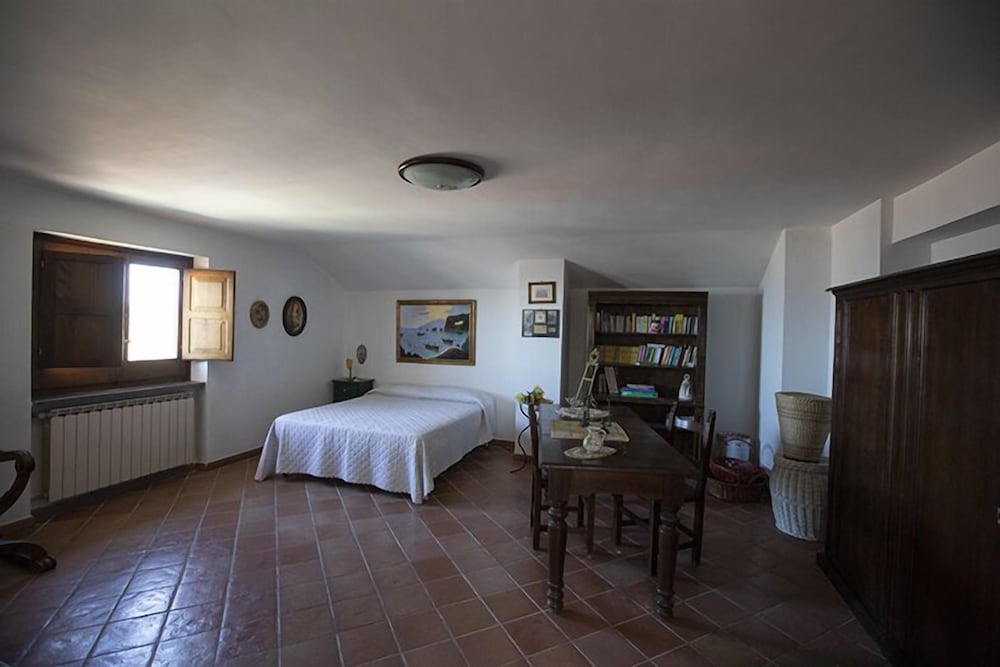 Classic Double Room, Shared Bathroom