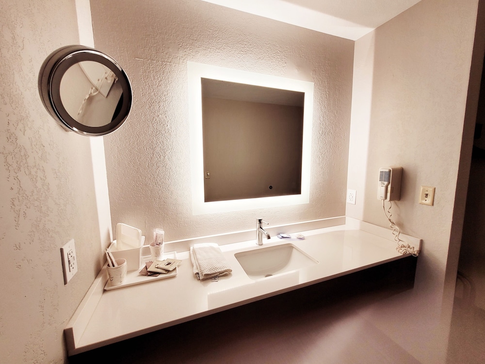 Suite, Multiple Beds, Non Smoking photo 2
