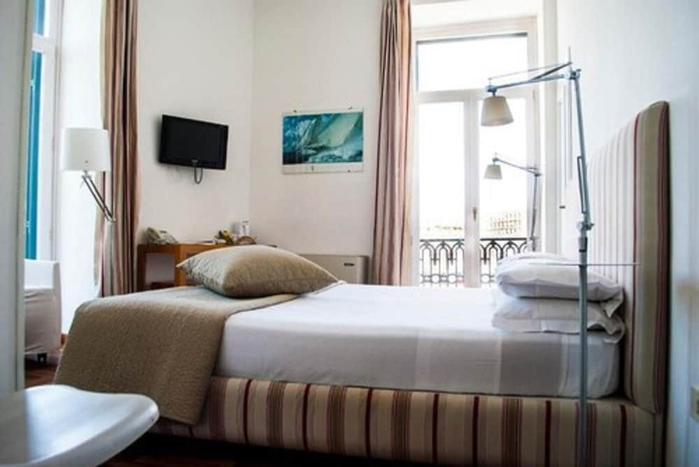 Superior Room, 1 Double or 2 Twin Beds, Sea View - Photo 1