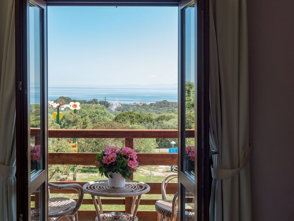Standard Double or Twin Room, Sea View - Photo 8
