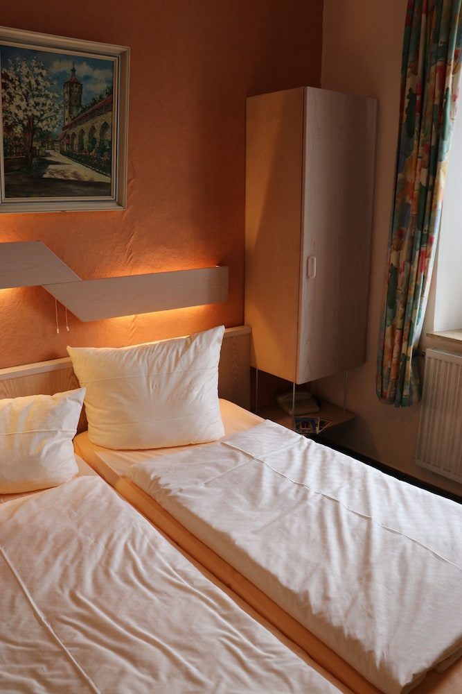 Basic Double Room, Non Smoking photo 3