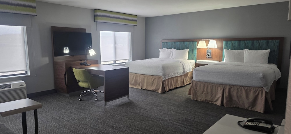 Suite, 2 Queen Beds, Non Smoking - Photo 1
