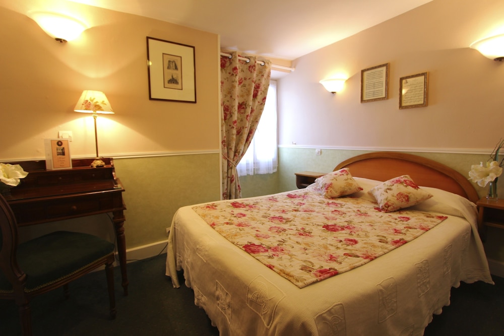 Family Room (adjoining rooms, non-connecting rooms) photo 1