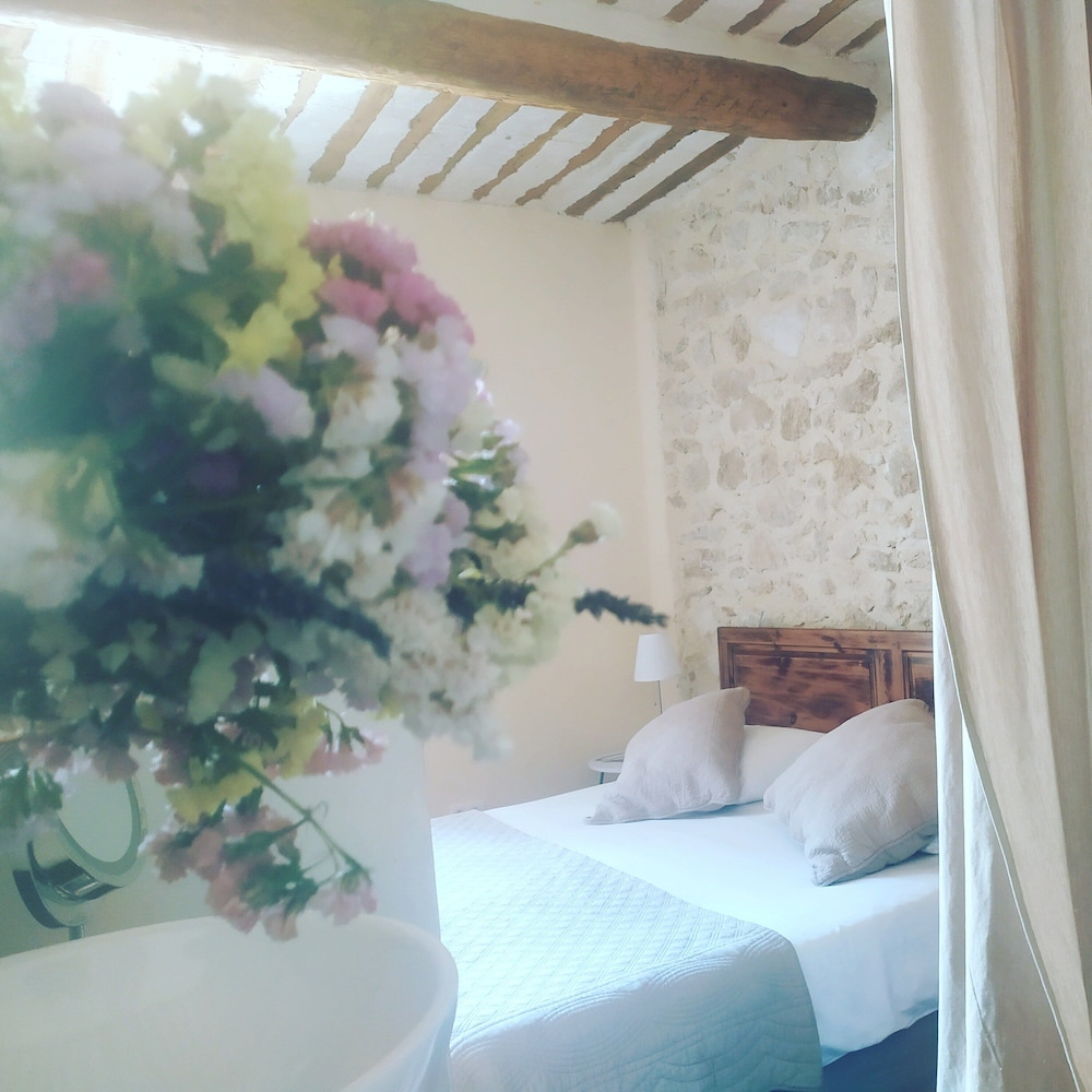 Double or Twin Room, Private Bathroom, Courtyard View (Côté cour - 1er Etage) photo 1