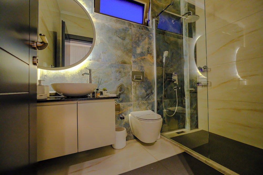 Standard Double Room - Photo 9