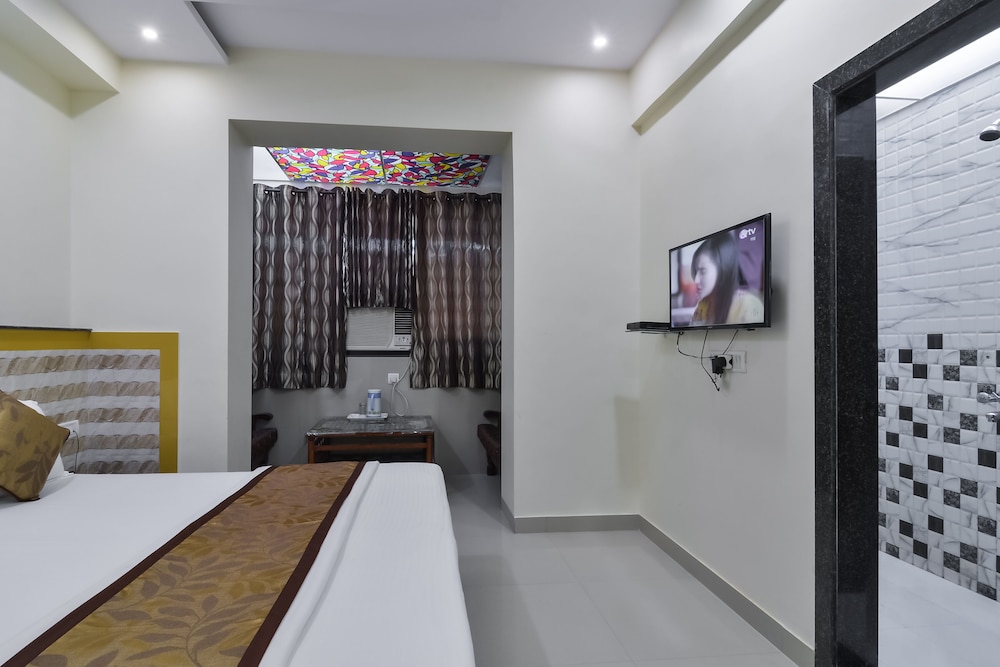 Suite Room - Photo 12