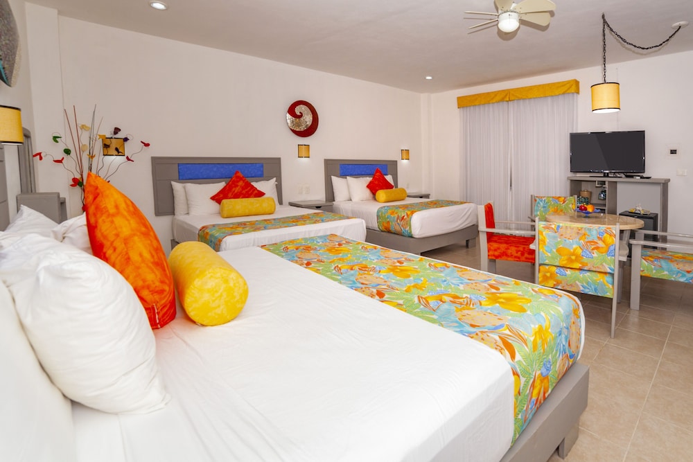 Family Room, 1 Bedroom, Ensuite - Photo 5