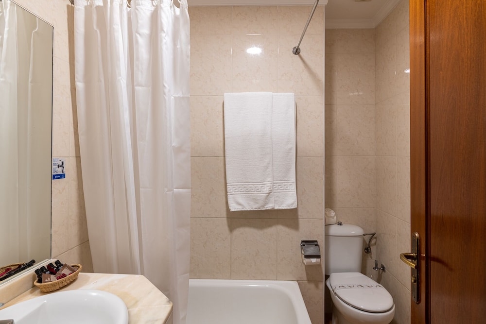 Double Room - Photo 11