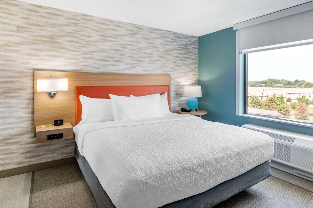 Suite, 1 Bedroom - Photo 2