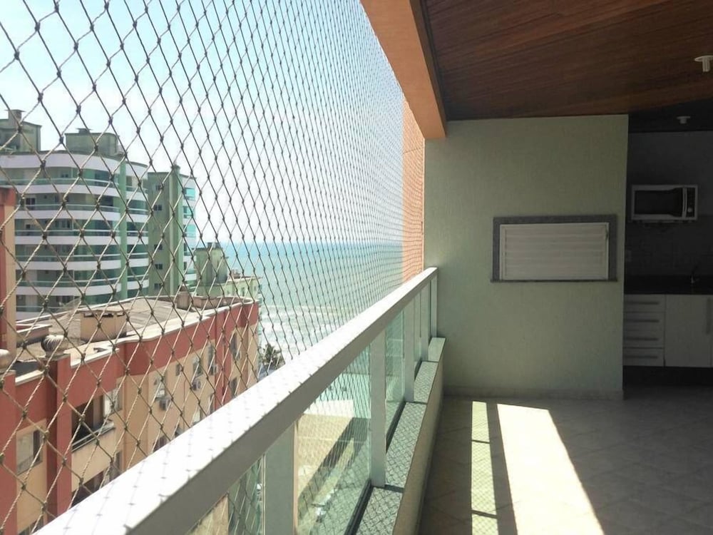 Family Apartment, Multiple Bedrooms, Balcony, Beachside photo 2