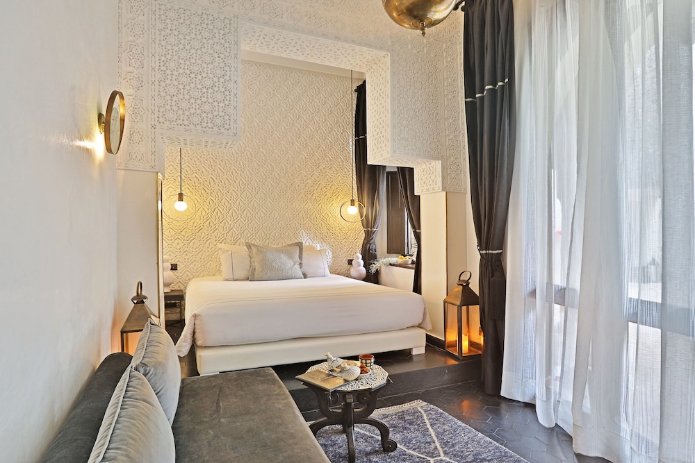 TOUCH DECO SUITE