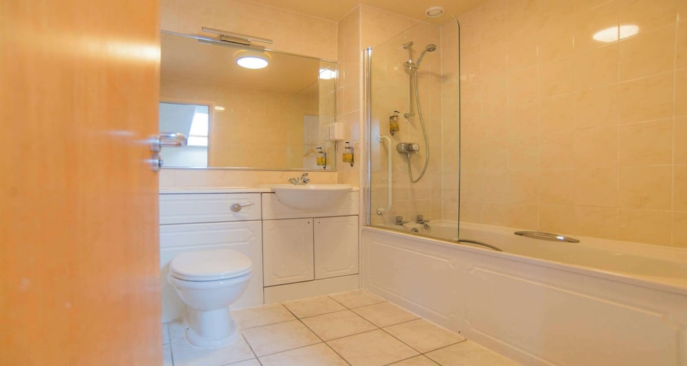 Suite, 1 King Bed, Non Smoking - Photo 10