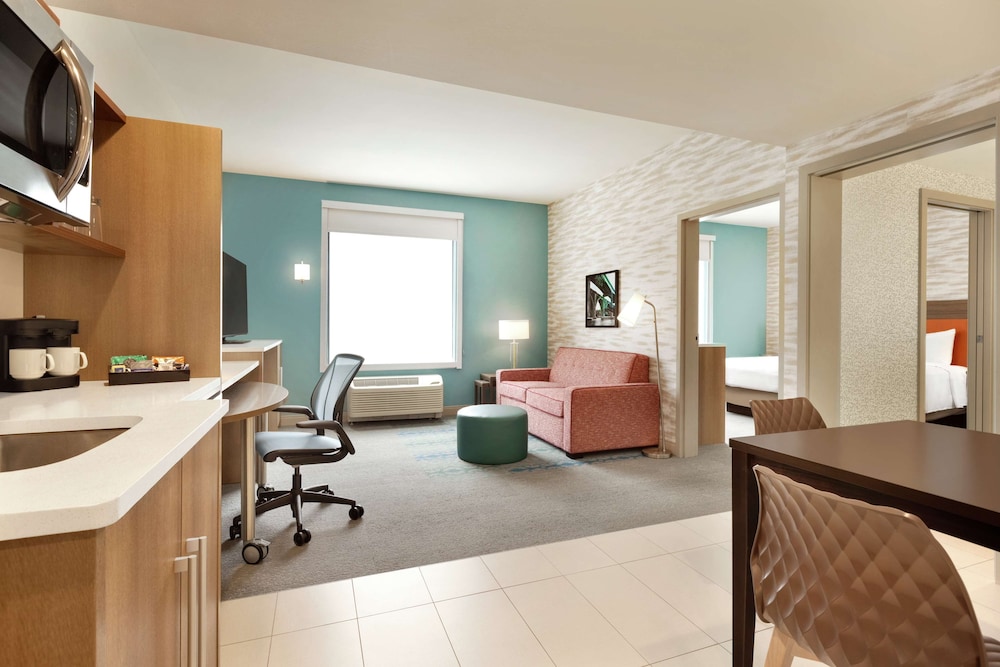 Suite, 1 King Bed, Accessible, Non Smoking (Hearing) - Photo 6