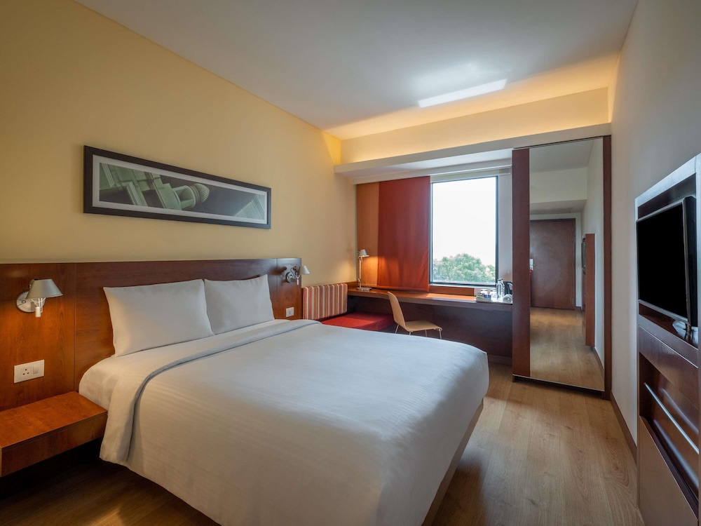 Superior Room, 1 Double Bed, Pool View photo 3