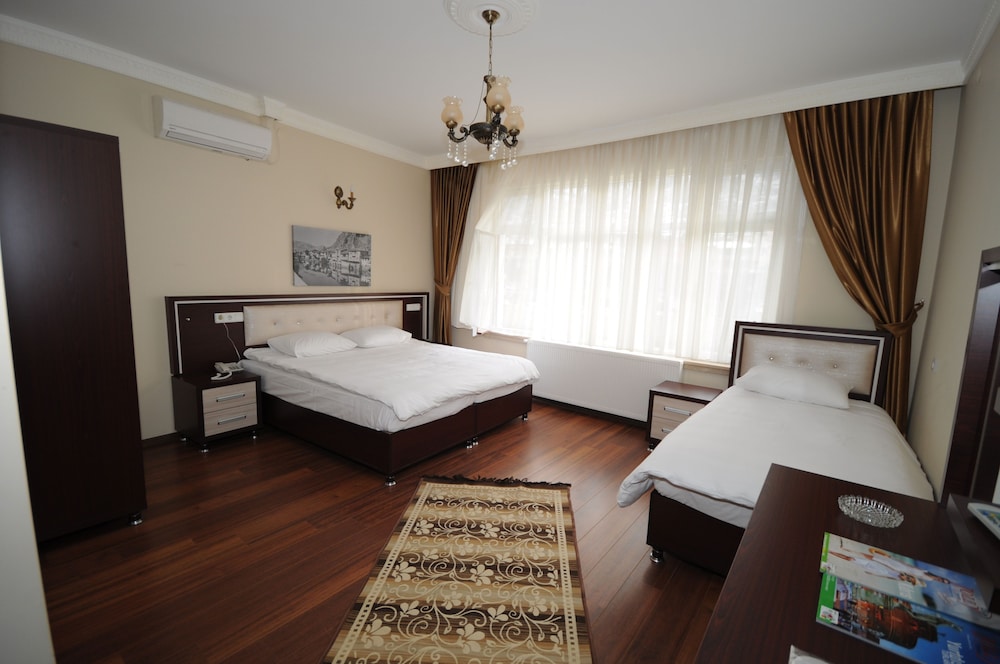 TRIPLE ROOM WITH RIVER VIEW photo 1