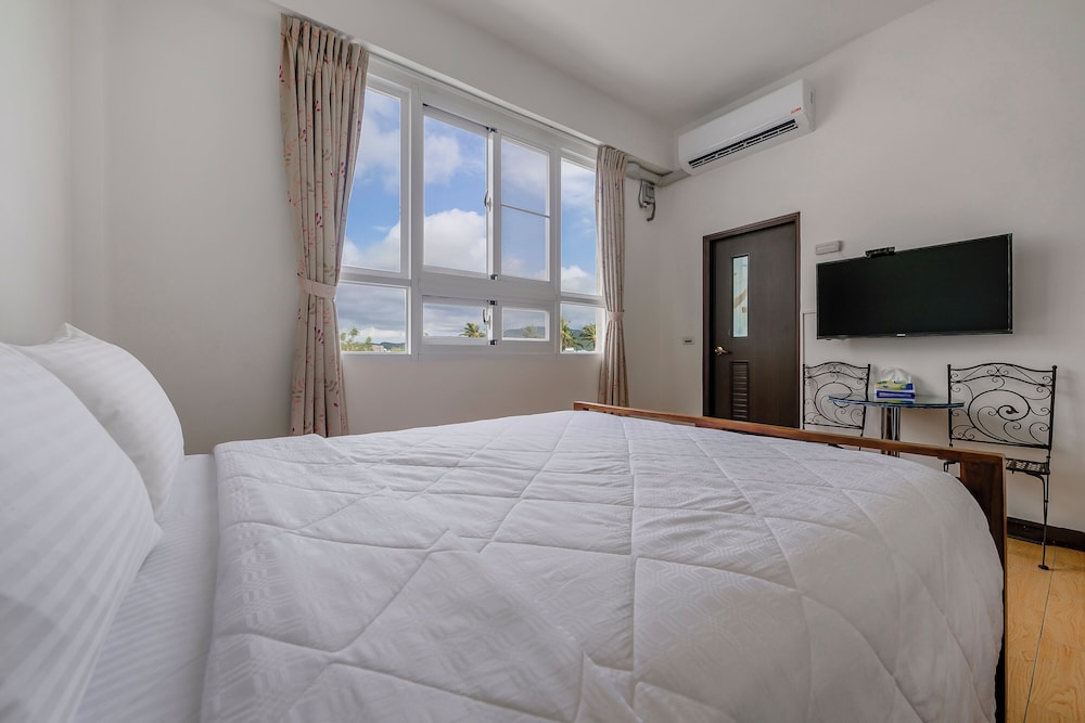 All Rooms - Photo 5
