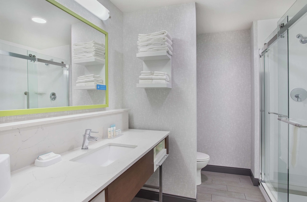 Room, 1 King Bed with Sofa bed, Accessible, Refrigerator & Microwave (Hearing) - Photo 3