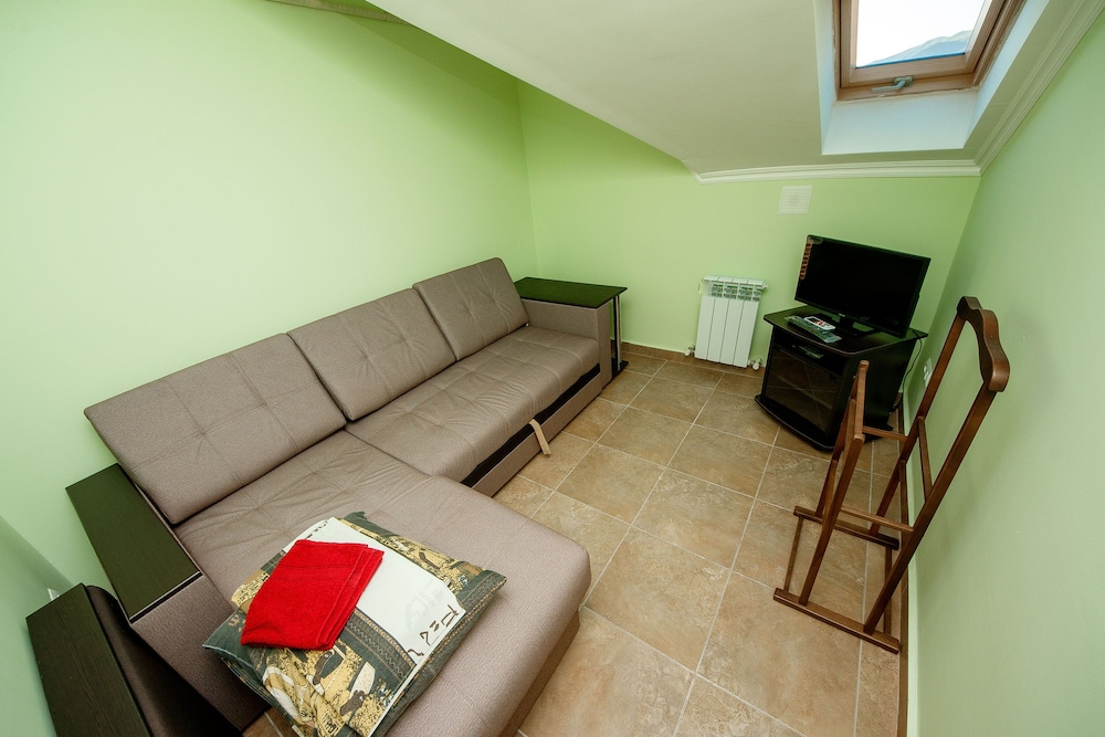 Economy Double Room photo 1