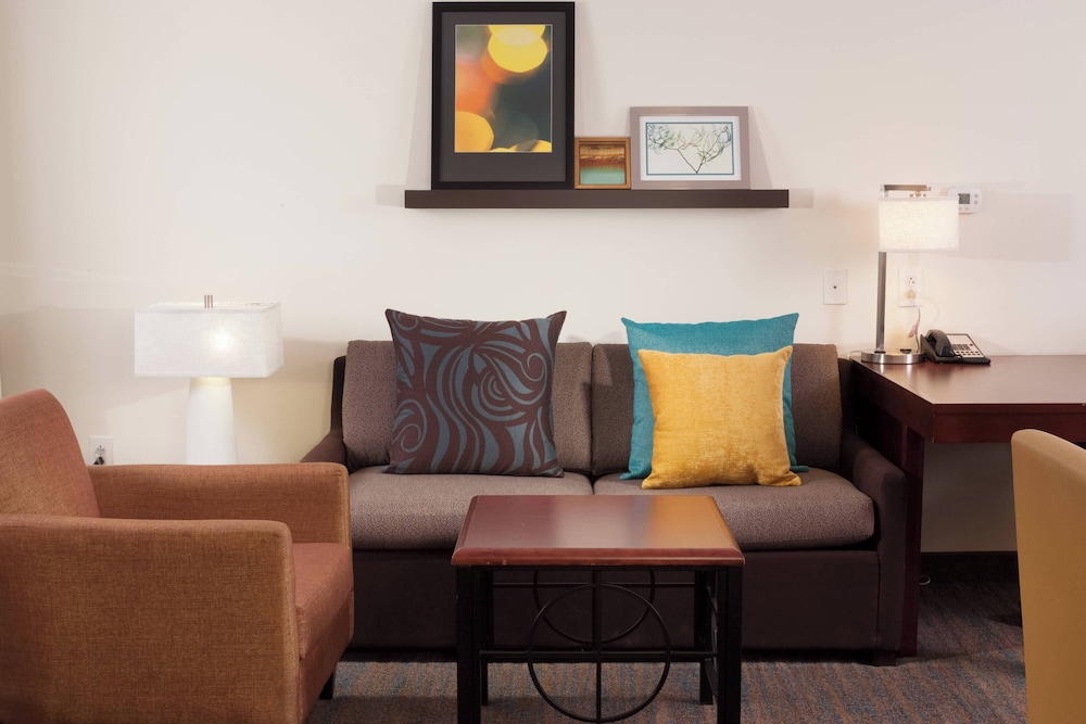 1 Bedroom Suite, 1 King, Sofa bed - Photo 5