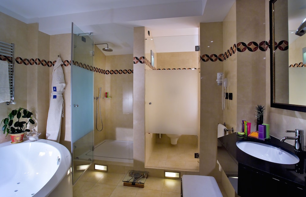The Level Ambassador Suite and Lounge Access - Photo 13